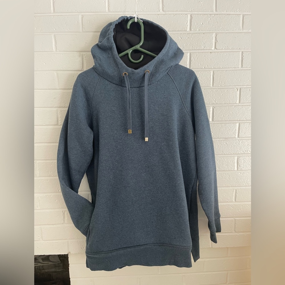 Moosejaw!! Heavy duty sweatshirt hoodie with lined hood and two pockets. Spruce